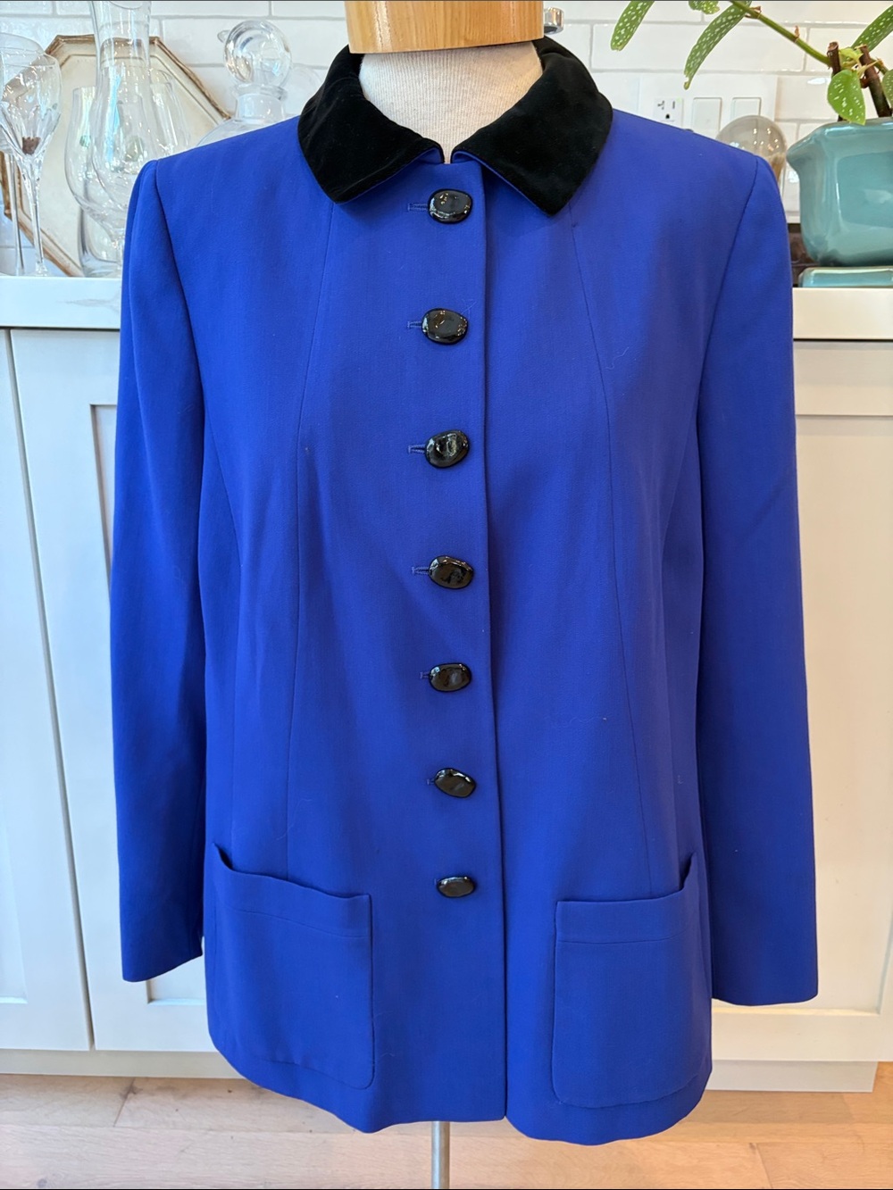 Akris 100% wool Royal Blue Women's Button-Front Jacket with Black Velvet Collar
